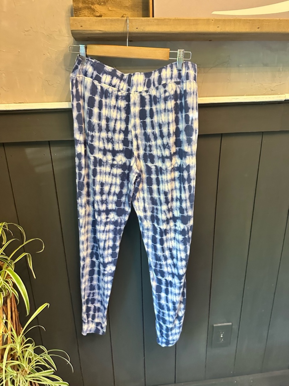 Koolaburra by UGG Blue White Tie Dye Pants Size Medium Cozy Lounge Pants‎